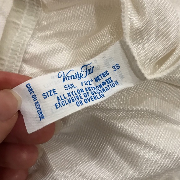 Vintage Vanity Fair Slip - Picture 5 of 6